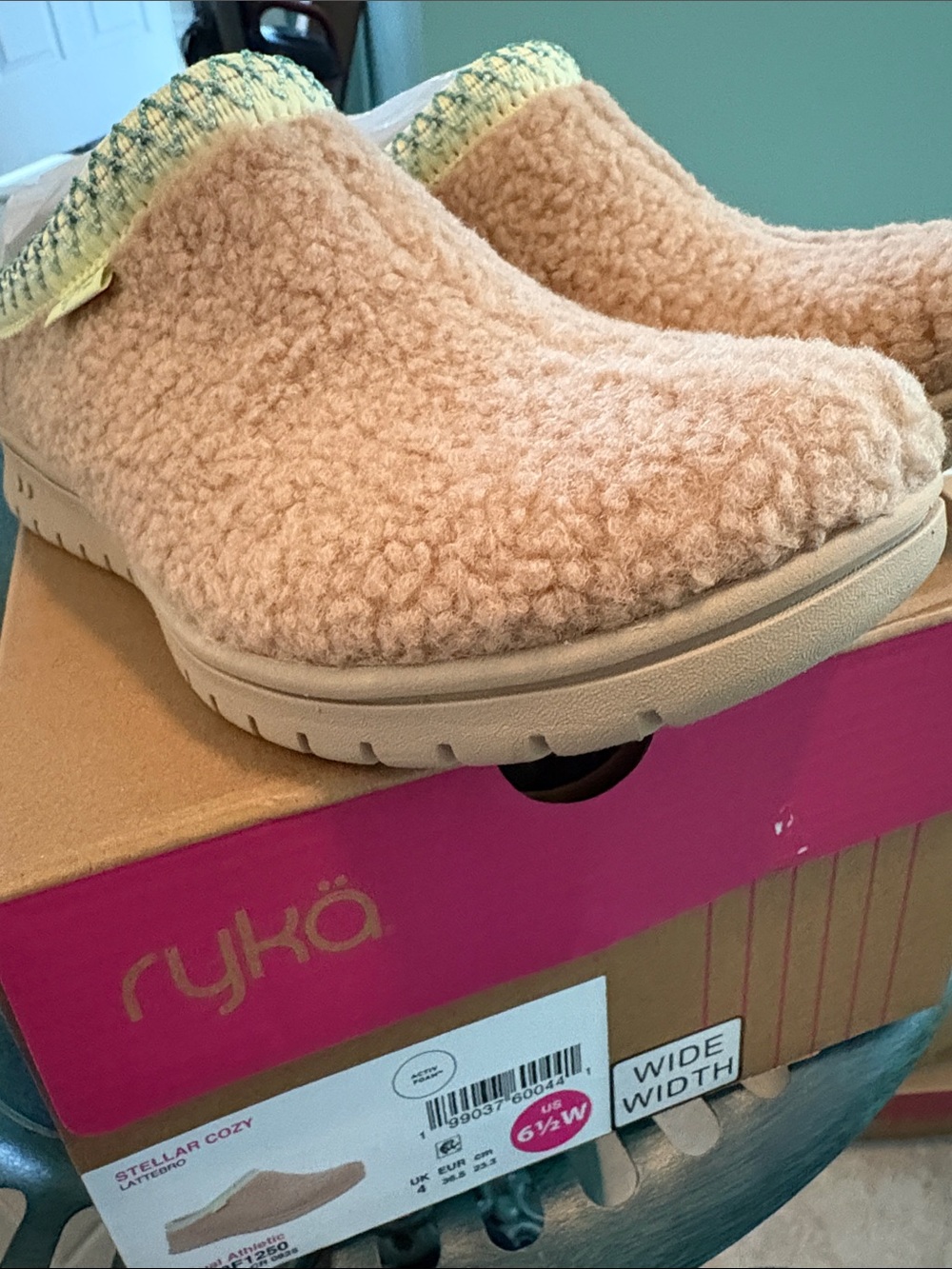 New Ryka Cozy Clog in Beige Faux-Shearling 6 1/2 W